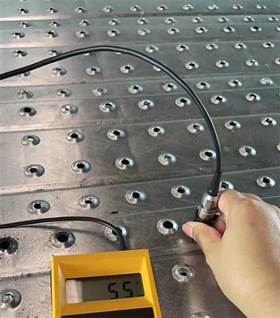 Planches en acier galvanisé